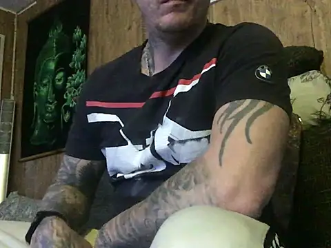 Snapshot of steveindahouse chatting on March 17, 6:51 am steveindahouse online show from March 17, 6:51 am