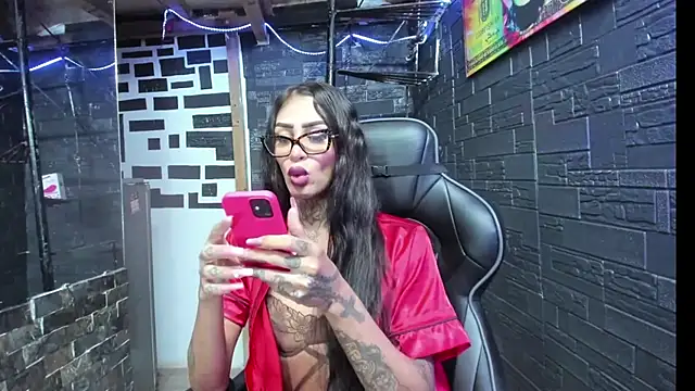 Snapshot of kissingdevil chatting on October 25, 9:42 pm kissingdevil online show from October 25, 9:42 pm