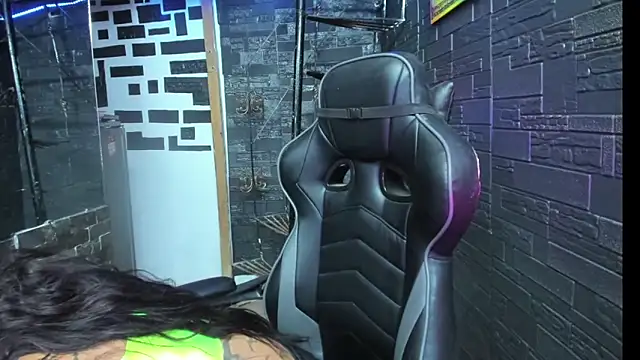 Snapshot of kissingdevil chatting on November 7, 11:38 pm kissingdevil online show from November 7, 11:38 pm