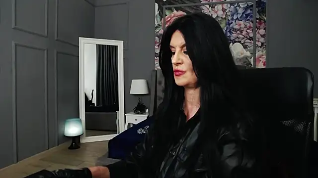 Snapshot of DomMelissaW chatting on December 12, 2:26 am DomMelissaW online show from December 12, 2:26 am
