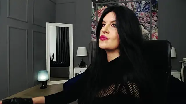 Snapshot of DomMelissaW chatting on December 16, 11:18 pm DomMelissaW online show from December 16, 11:18 pm