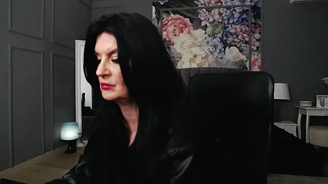 Snapshot of DomMelissaW chatting on December 23, 1:18 am DomMelissaW online show from December 23, 1:18 am