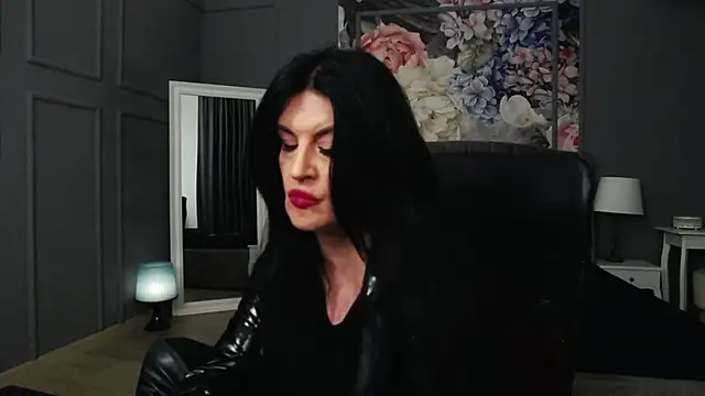 Snapshot of DomMelissaW chatting on February 21, 2:39 am DomMelissaW online show from February 21, 2:39 am