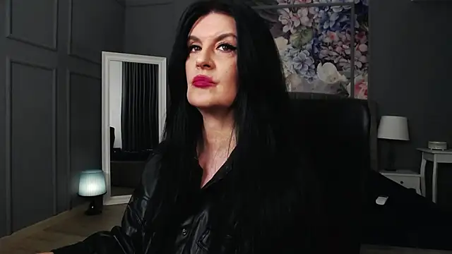Snapshot of DomMelissaW chatting on February 26, 1:00 am DomMelissaW online show from February 26, 1:00 am