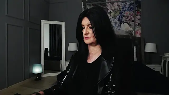 Snapshot of DomMelissaW chatting on March 22, 3:41 am DomMelissaW online show from March 22, 3:41 am