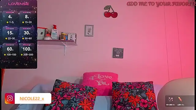 Snapshot of Nicole_x chatting on December 31, 10:34 pm Nicole x online show from December 31, 10:34 pm