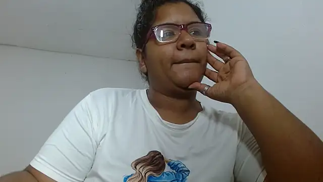 Snapshot of victoris chatting on February 18, 1:45 am victoris online show from February 18, 1:45 am