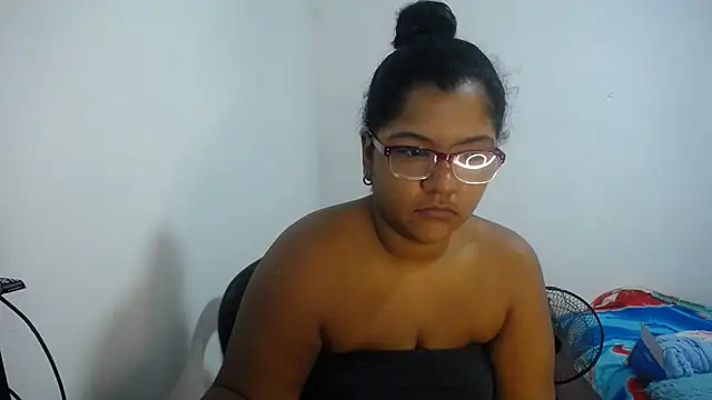 Snapshot of victoris chatting on March 29, 12:05 pm victoris online show from March 29, 12:05 pm