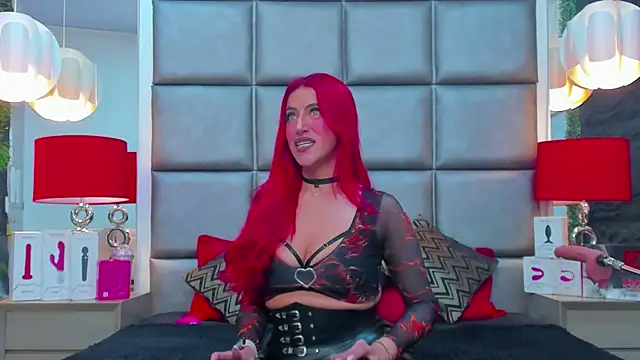 Snapshot of AllissaBrowm chatting on February 17, 2:57 pm AllissaBrowm online show from February 17, 2:57 pm