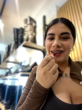 Snapshot of clarachanelricek chatting on October 7, 7:11 pm clarachanelricek online show from October 7, 7:11 pm