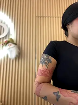 Snapshot of clarachanelricek chatting on October 16, 7:15 pm clarachanelricek online show from October 16, 7:15 pm