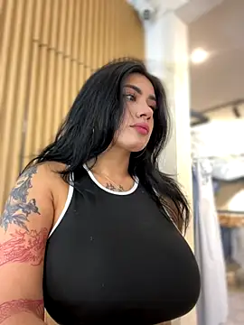 Snapshot of clarachanelricek chatting on October 21, 7:14 pm clarachanelricek online show from October 21, 7:14 pm