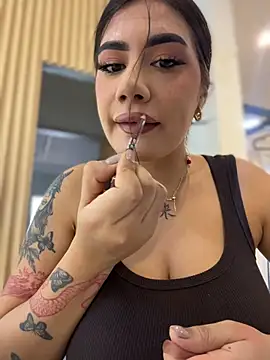 Snapshot of clarachanelricek chatting on November 22, 7:57 pm clarachanelricek online show from November 22, 7:57 pm