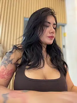 Snapshot of clarachanelricek chatting on December 13, 7:53 pm clarachanelricek online show from December 13, 7:53 pm