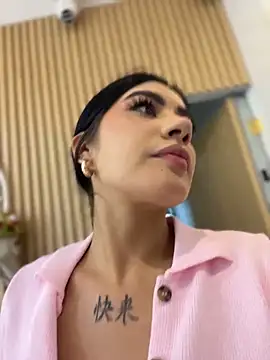 Snapshot of clarachanelricek chatting on January 5, 8:45 pm clarachanelricek online show from January 5, 8:45 pm