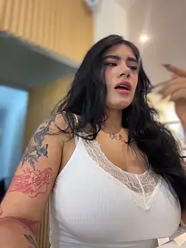 Snapshot of clarachanelricek chatting on January 6, 8:12 pm clarachanelricek online show from January 6, 8:12 pm