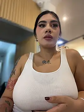 Snapshot of clarachanelricek chatting on January 9, 7:59 pm clarachanelricek online show from January 9, 7:59 pm