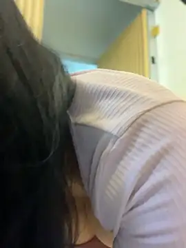 Snapshot of clarachanelricek chatting on January 15, 8:23 pm clarachanelricek online show from January 15, 8:23 pm