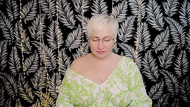 Snapshot of Olivia_playful chatting on April 14, 9:59 am Olivia playful online show from April 14, 9:59 am