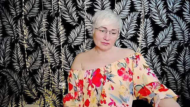 Snapshot of Olivia_playful chatting on April 26, 10:24 am Olivia playful online show from April 26, 10:24 am