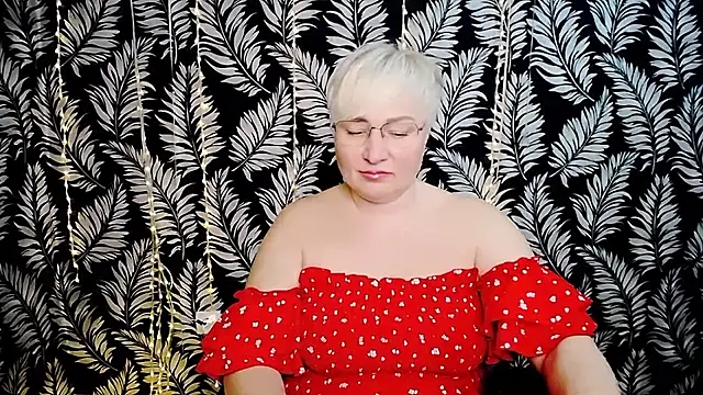 Snapshot of Olivia_playful chatting on May 3, 10:32 am Olivia playful online show from May 3, 10:32 am