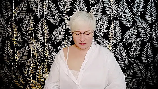 Snapshot of Olivia_playful chatting on May 9, 10:20 am Olivia playful online show from May 9, 10:20 am