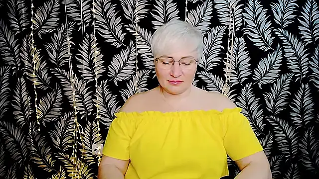 Snapshot of Olivia_playful chatting on May 16, 10:23 am Olivia playful online show from May 16, 10:23 am