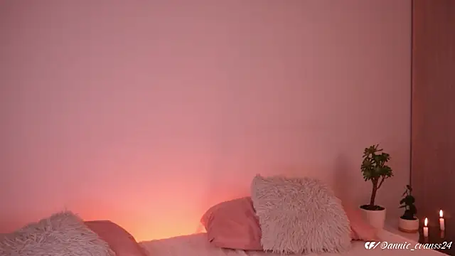 annie24 evans online show from March 19, 11:57 pm