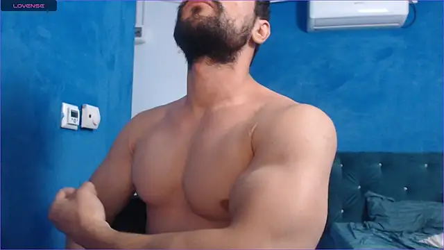 Snapshot of alex_blu chatting on October 5, 2:15 pm alex blu online show from October 5, 2:15 pm