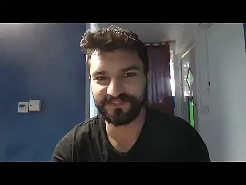 Snapshot of alex_blu chatting on December 20, 9:05 am alex blu online show from December 20, 9:05 am