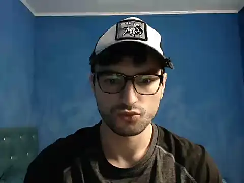 Snapshot of alex_blu chatting on January 5, 7:06 pm alex blu online show from January 5, 7:06 pm