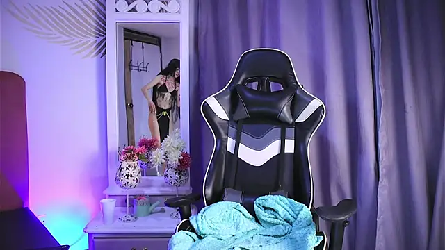 dianebleu online show from January 22, 3:52 am