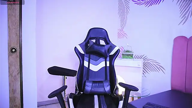 dianebleu online show from March 10, 3:56 am