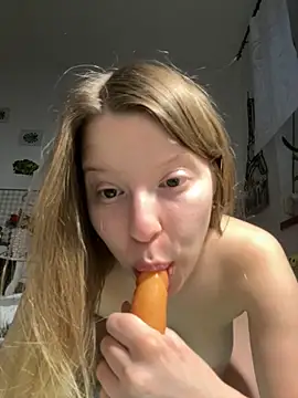 kimczii online show from May 4, 10:44 am