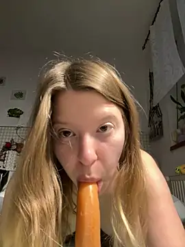 kimczii online show from May 5, 6:21 am