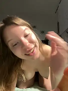 kimczii online show from May 18, 6:19 am