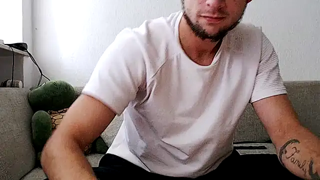 Snapshot of Youngtimer_1997 chatting on September 25, 7:12 am Youngtimer 1997 online show from September 25, 7:12 am