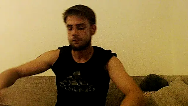 Snapshot of Youngtimer_1997 chatting on September 30, 11:43 pm Youngtimer 1997 online show from September 30, 11:43 pm