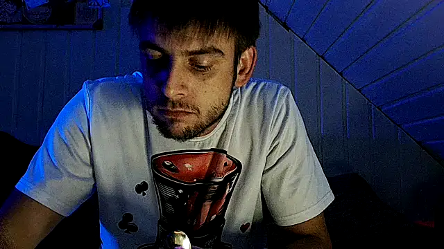 Snapshot of Youngtimer_1997 chatting on October 21, 6:52 pm Youngtimer 1997 online show from October 21, 6:52 pm