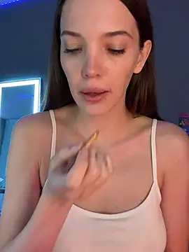 julia fly online show from March 5, 4:02 pm