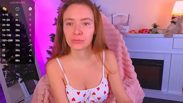 Snapshot of ___Emily___ chatting on December 12, 7:19 am    Emily    online show from December 12, 7:19 am