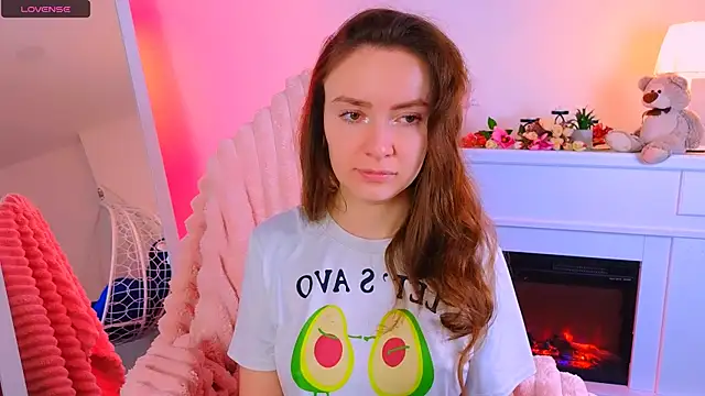 Snapshot of ___Emily___ chatting on March 10, 7:32 am    Emily    online show from March 10, 7:32 am