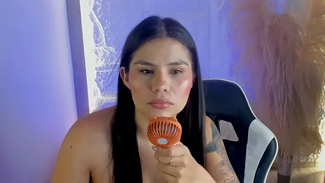 dominique25  online show from May 14, 1:56 am