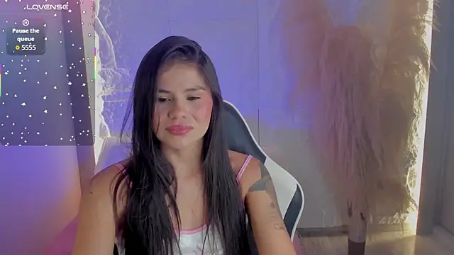 dominique25  online show from May 24, 2:16 am