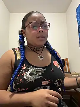 lunaxbat online show from December 23, 6:33 am