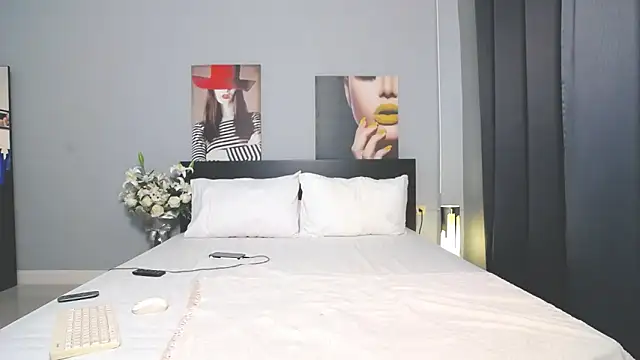 Hotbeebee online show from January 30, 4:58 am