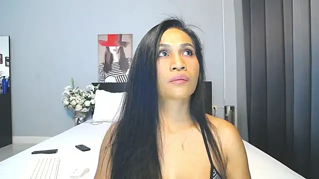 Hotbeebee online show from February 6, 11:58 pm