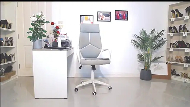 Hotbeebee online show from March 9, 3:54 am