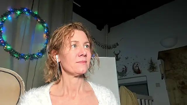 Lola Belgium online show from December 30, 8:15 pm