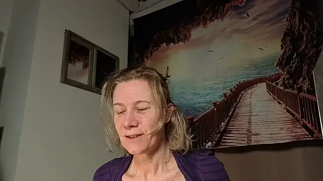 Snapshot of Lola_Belgium chatting on April 23, 5:30 am Lola Belgium online show from April 23, 5:30 am